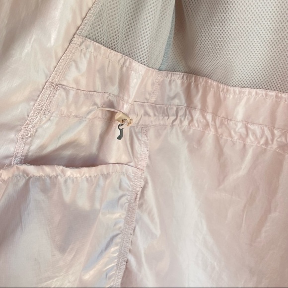 MEC Travel Light Jacket Lightweight Rain Jacket Hooded Powder Rose Medium - Picture 6 of 11